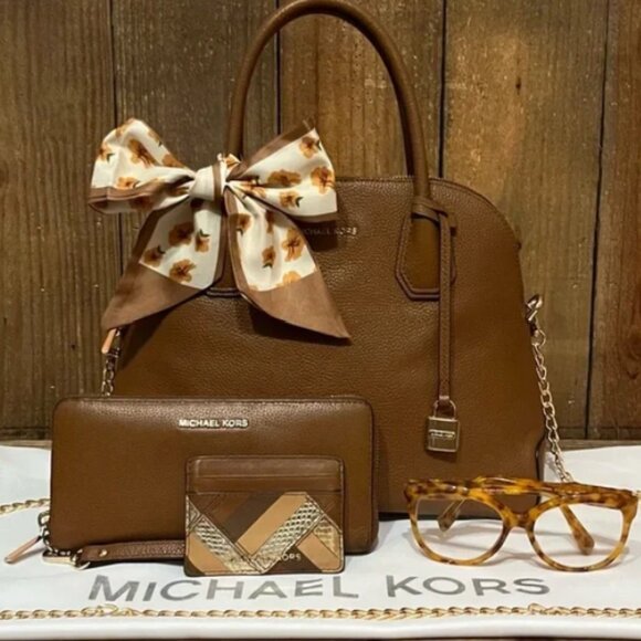 Michael Kors 6pc Set: Mercer Satchel, Wallet, Card Case, Glasses, Dust Bag Twill - Picture 10 of 16